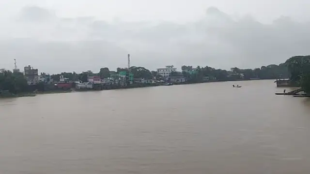 বন্যার শঙ্কা দেশের ৫ জেলায় ,  বিপৎসীমার ওপরে ৪ নদীর পানি