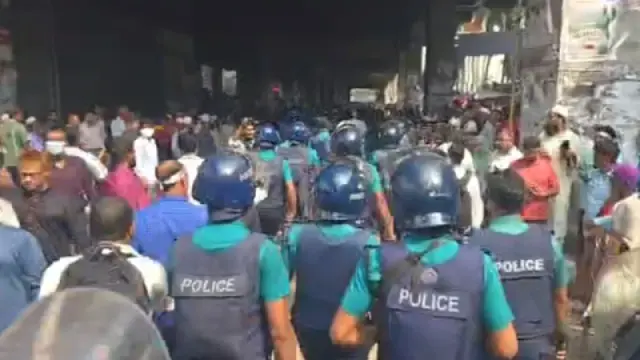 মুখোমুখি এমপিওভুক্ত শিক্ষক-পুলিশ