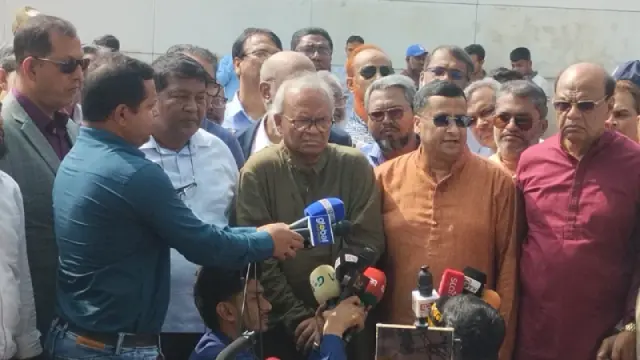 প্রবাসে থেকেও জনগণের পাশে দাঁড়িয়েছেন তারেক রহমান: রিজভী