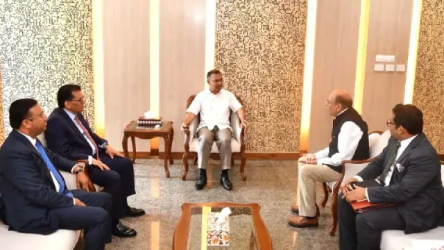 প্রধানমন্ত্রীর সঙ্গে সৌজন্য সাক্ষাৎ করলেন ভারতের হাইকমিশনার