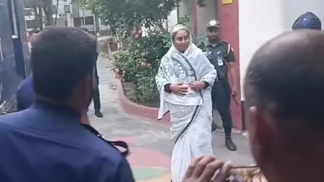 প্যারোলে মুক্তি পেয়ে স্বামীকে শেষ বিদায় জানাতে গেলেন দীপু মনি