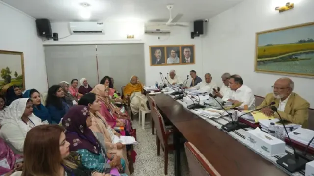 রাত ৩টা পর্যন্ত অফিসিয়াল কাজ করেছেন প্রধানমন্ত্রী