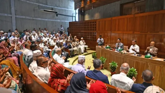 সংসদে সরকারদলীয় এমপিদের নিয়ে বৈঠকে প্রধানমন্ত্রী