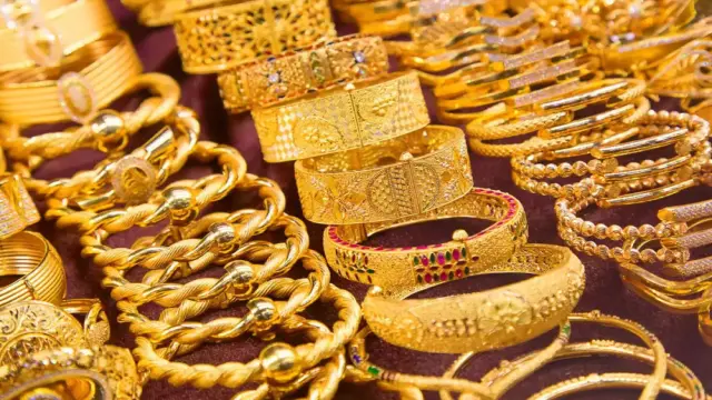 সোনার দামে রেকর্ড বৃদ্ধি, আজ থেকে কার্যকর