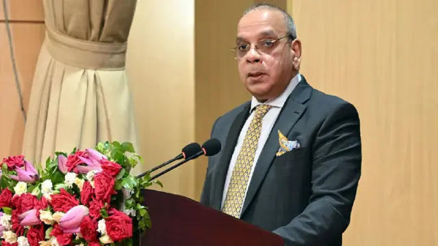 তিন বিচারপতির কাছে ব্যাখ্যা চেয়েছেন প্রধান বিচারপতি