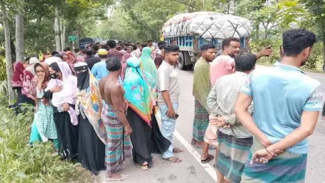 উজিরপুরে বাসের ধাক্কায় নিহত ২