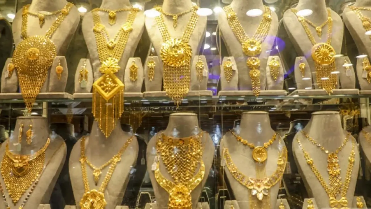 ২৪ ঘণ্টার ব্যবধানে স্বর্ণের দাম ফের কমল