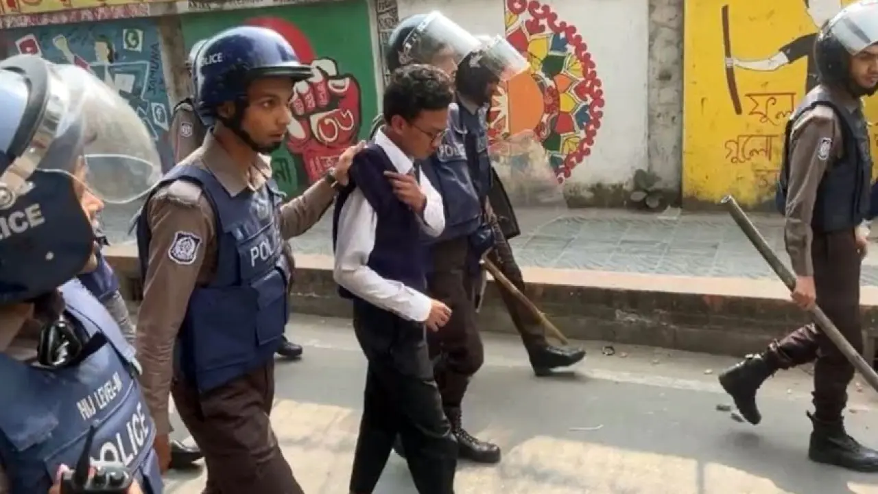 আবারও ঢাকা ও আইডিয়াল কলেজের শিক্ষার্থীদের মধ্যে সংঘর্ষ