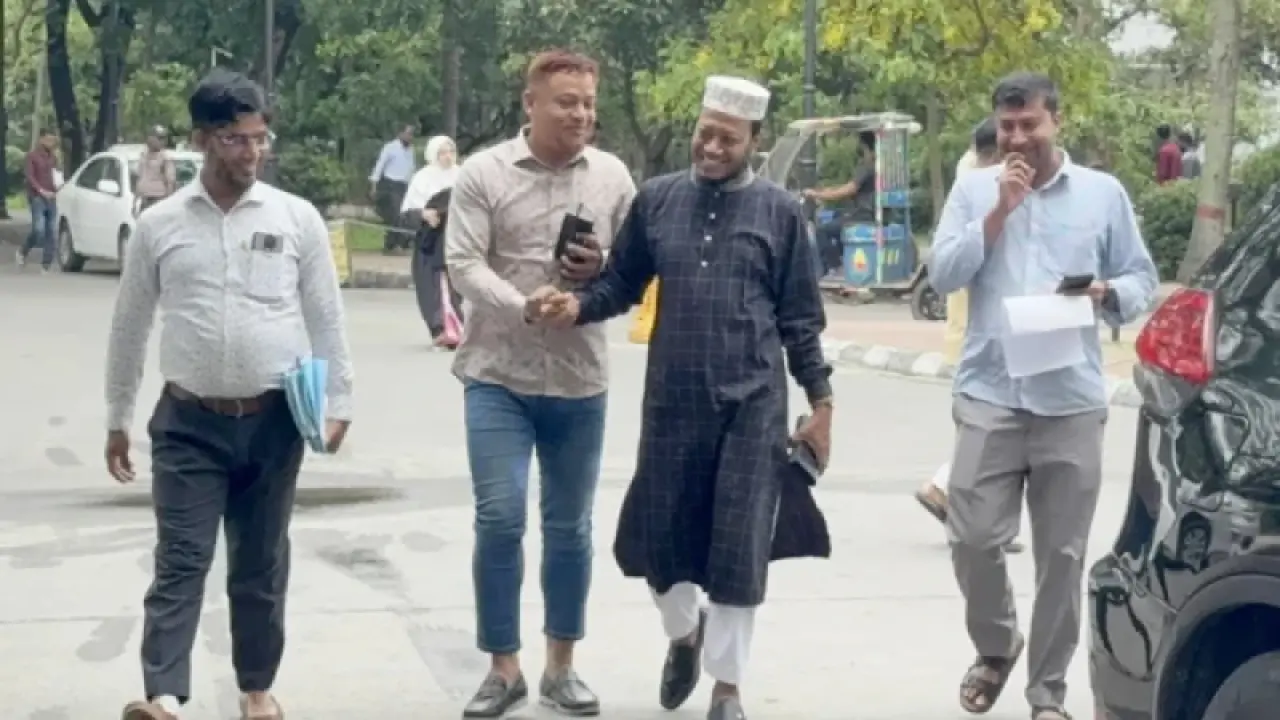 আবারও মামলায় জড়ালেন এবং  আগাম জামিন পেলেন এমপি আমির হামজা