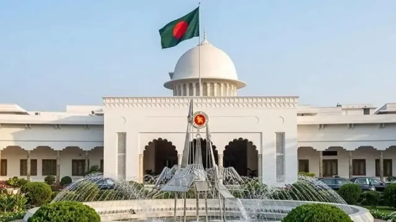 বঙ্গভবনের পাশের সড়ক ও ফুটপাত অবৈধ দখলে