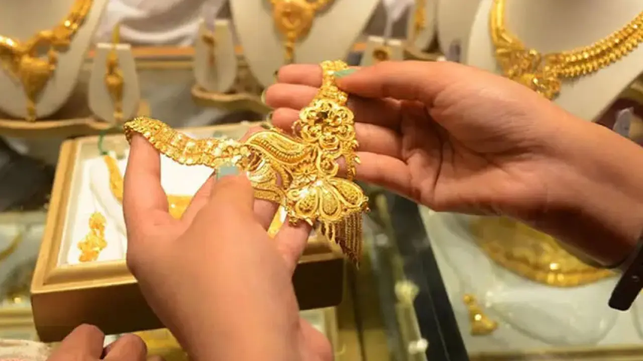 দেশের বাজারে ‍সর্বোচ্চ দরে বিক্রয় হচ্ছে স্বর্ন