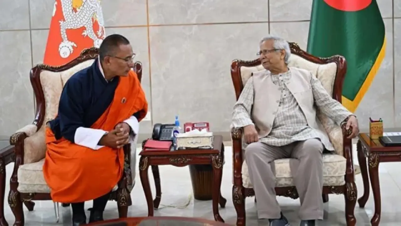 ঢাকায় এসেই ভূমিকম্পে ক্ষয়ক্ষতির খোঁজ নিলেন ভুটানের প্রধানমন্ত্রী