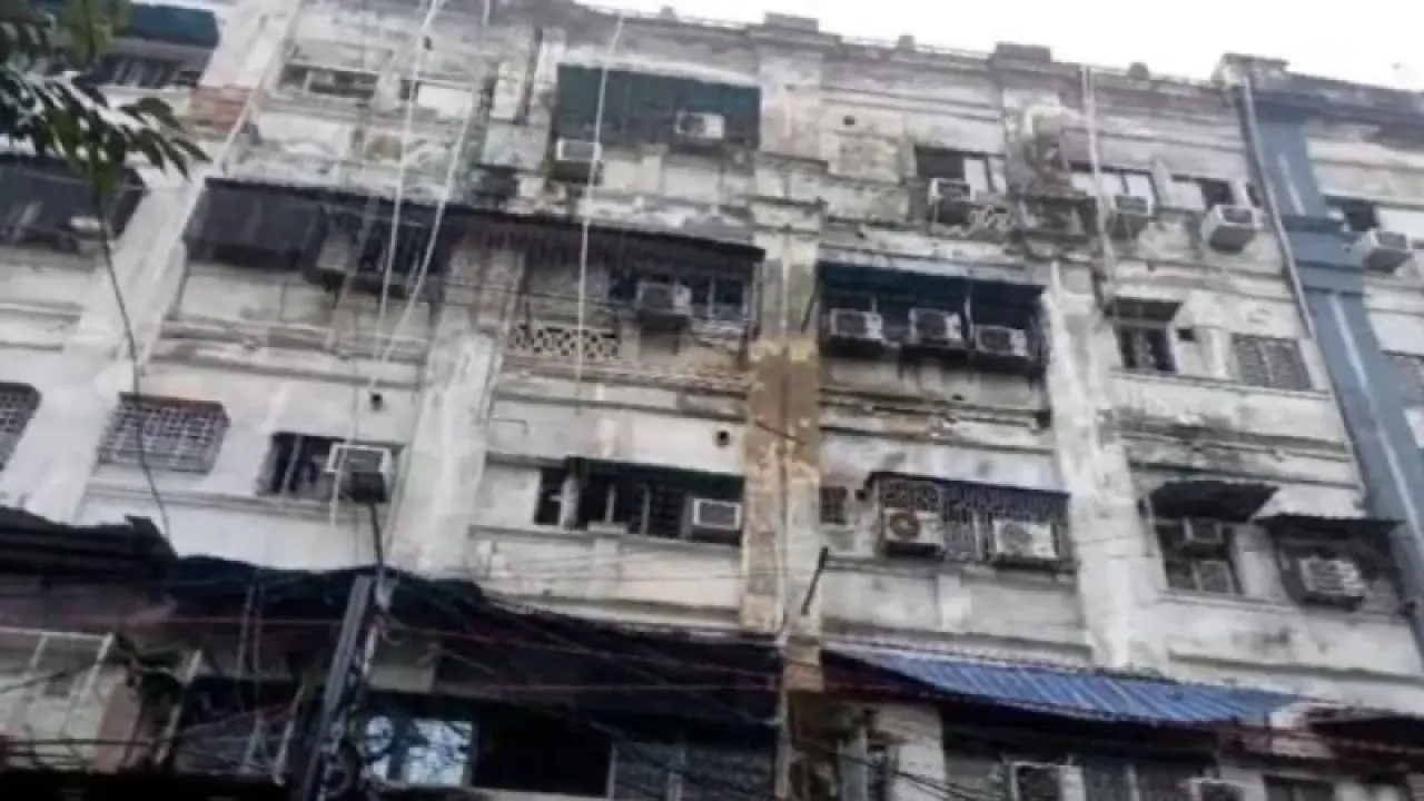 ধোঁয়ায় শ্বাসরোধে ৯ মৃত্যুর অভিযোগ, ছিল না অগ্নিনির্বাপণ ব্যবস্থা