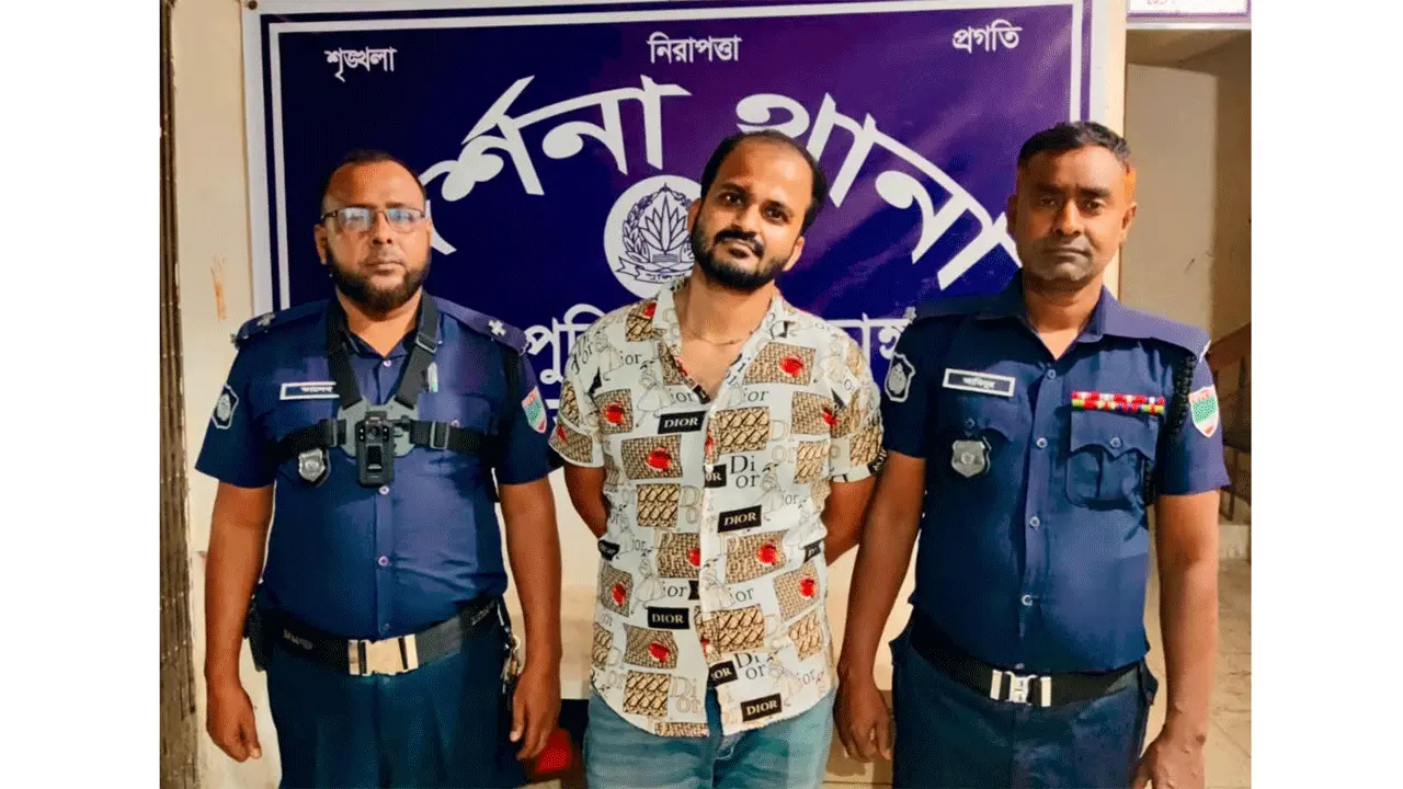 দর্শনায় শীর্ষ সন্ত্রাসী ও মাদক কারবারি আটক