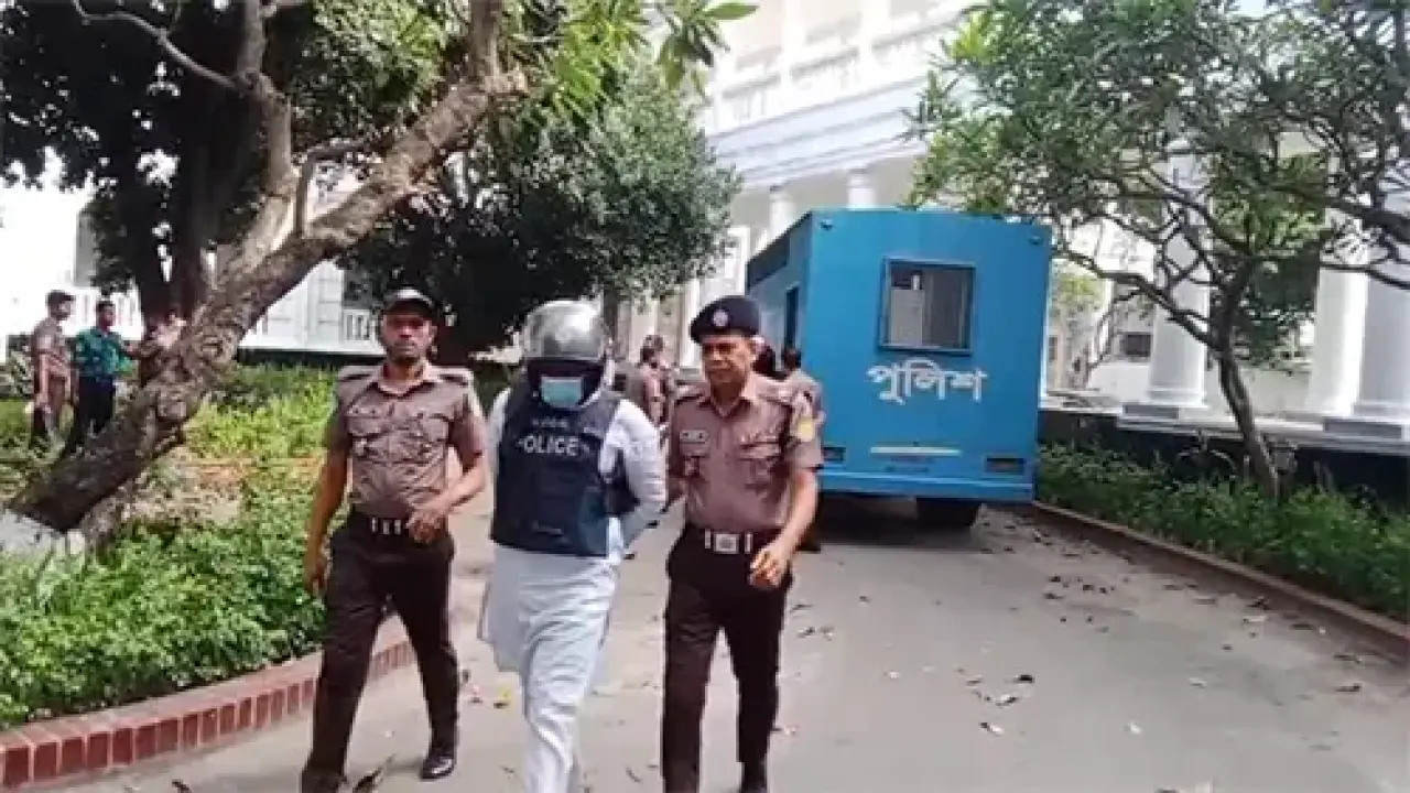 হাসানুল হক ইনুর মামলায় যুক্তিতর্ক চলছে