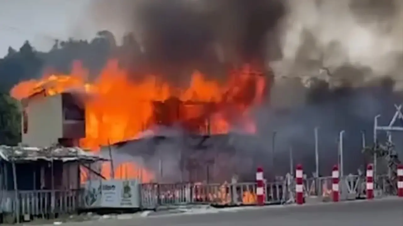 কক্সবাজারে রিসোর্টে আগুন, ৫ জনের মৃত্যু