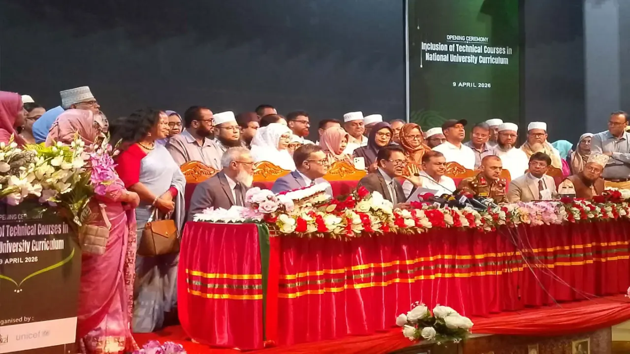 অনলাইন-অফলাইন ক্লাসের সময়সূচি জানালেন শিক্ষামন্ত্রী