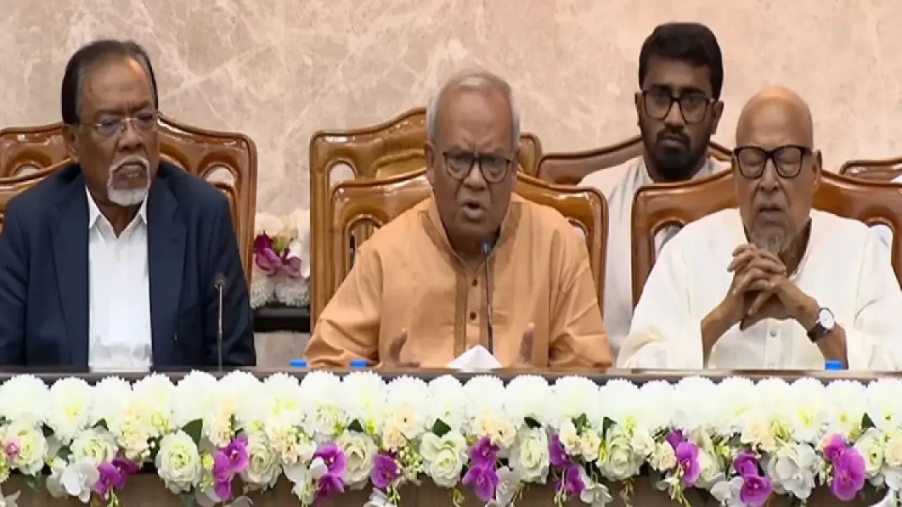রাতারাতি দেশ পুনর্গঠন করা সম্ভব নয়: রিজভী