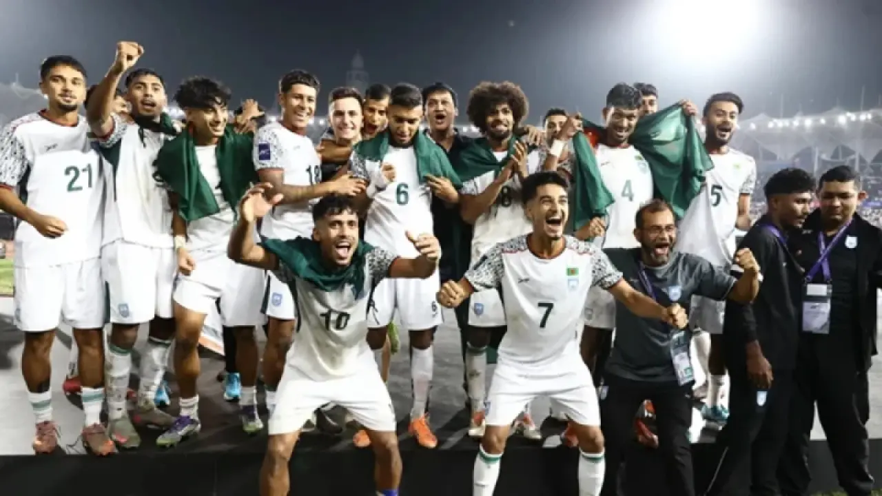 ভারতকে হারানোয় ২ কোটি টাকা পুরস্কার ঘোষণা