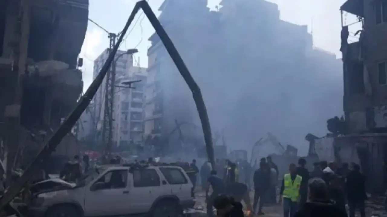 যুদ্ধবিরতির পর ইসরায়েলের হামলায় ধ্বংসস্তূপ লেবানন, নিহত ২৫৪!  ্আমেরিকা ইসরাইলকে বিশ্বাস করা যাবে কি?